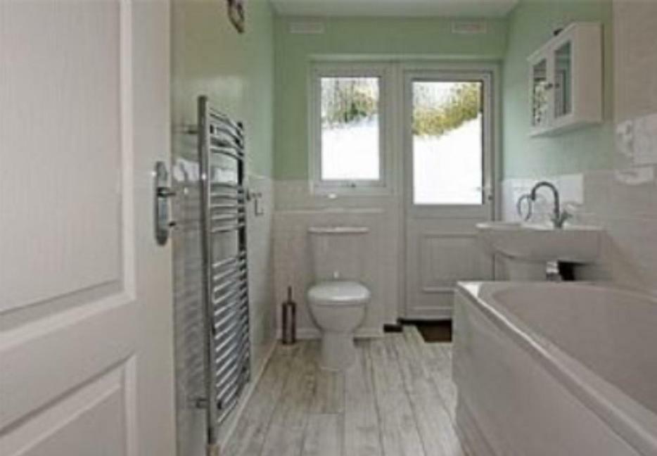 The Old Shop Villa Llandyfrydog Esterno foto